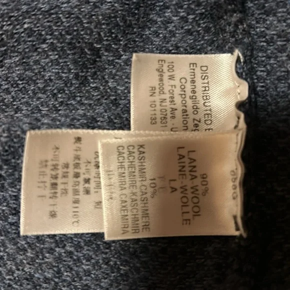 Ermenegildo Zegna blue herringbone cardigan. - Picture 3 of 4